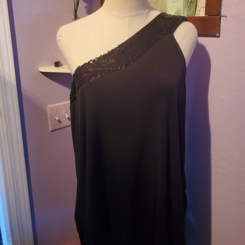 Beautiful blk sequined top